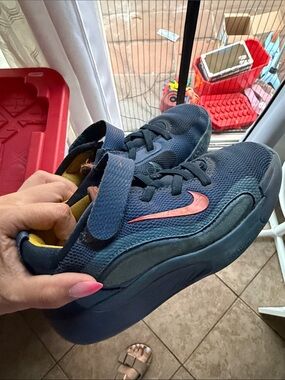 Nike Kids Navy Sneakers with Pink Swoosh